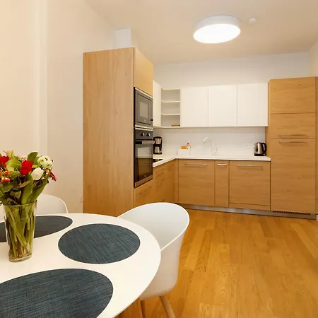 Grand Apartment 4*
